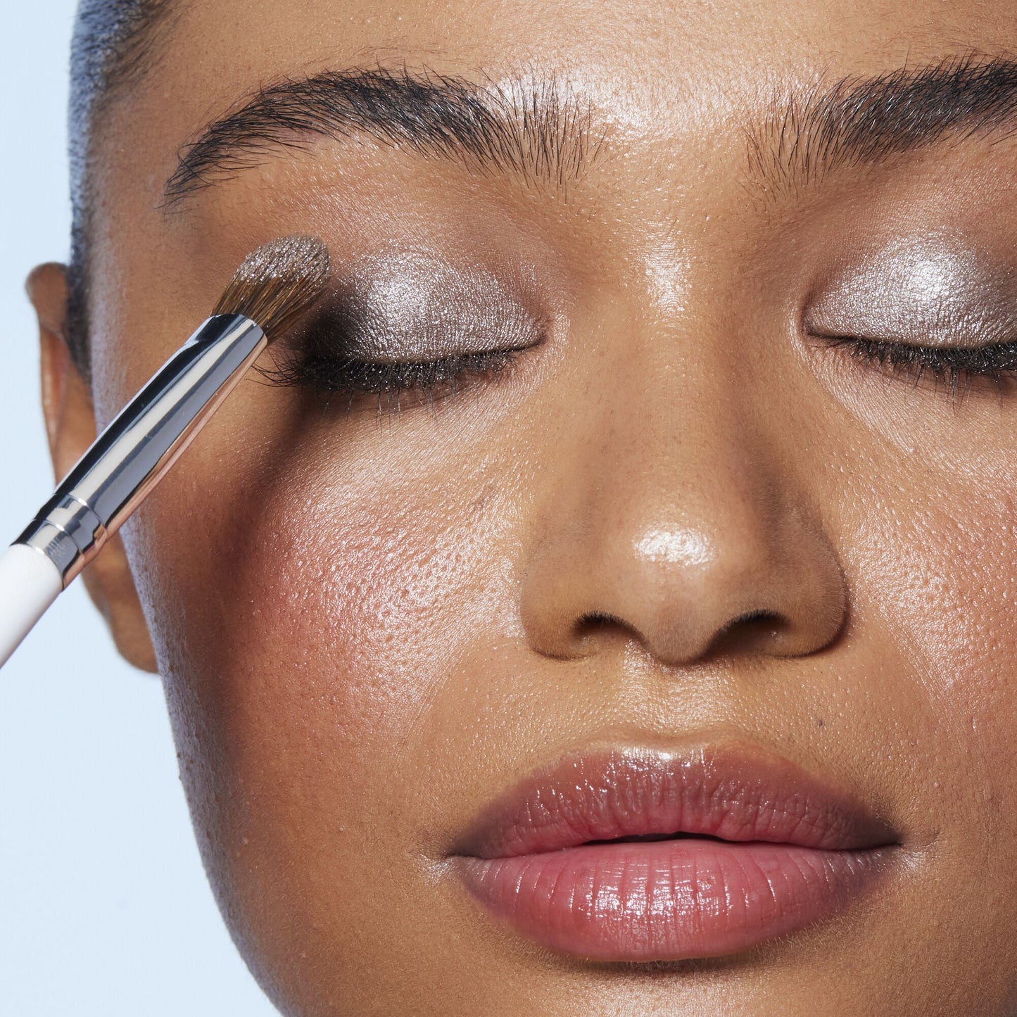 wide-tapered-eyeshadow-brush-y3 21994_Wide_Trapered_Eyeshadow_Brush.jpg