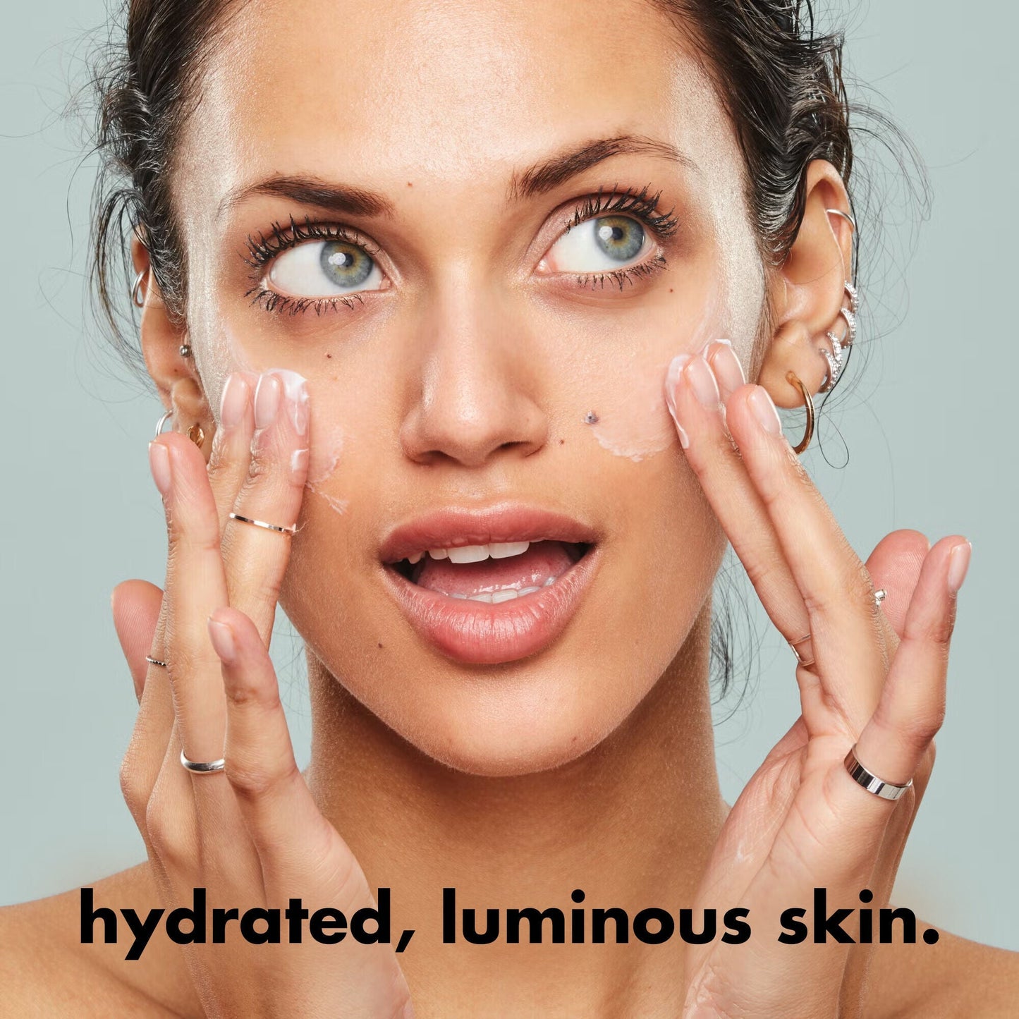 holy-hydration-face-cream-fragrance-free-l1 0226_EDU_HHFaceCreamFragranceFree_Benefit.jpg