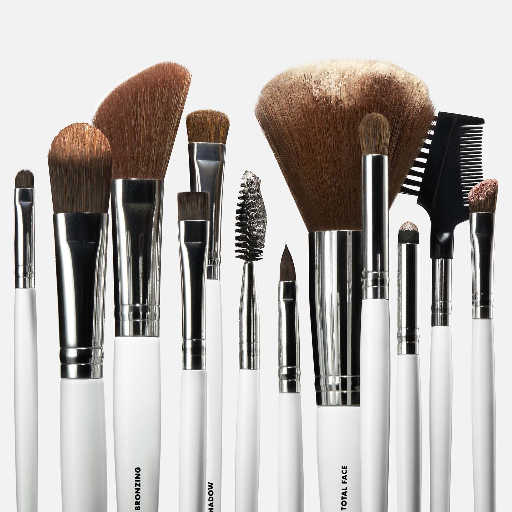 professional-set-of-12-makeup-brushes-h6 040523_SL_12PieceBrushKit_0001_FocusStack01_FINAL_RGB_IGF.jpg