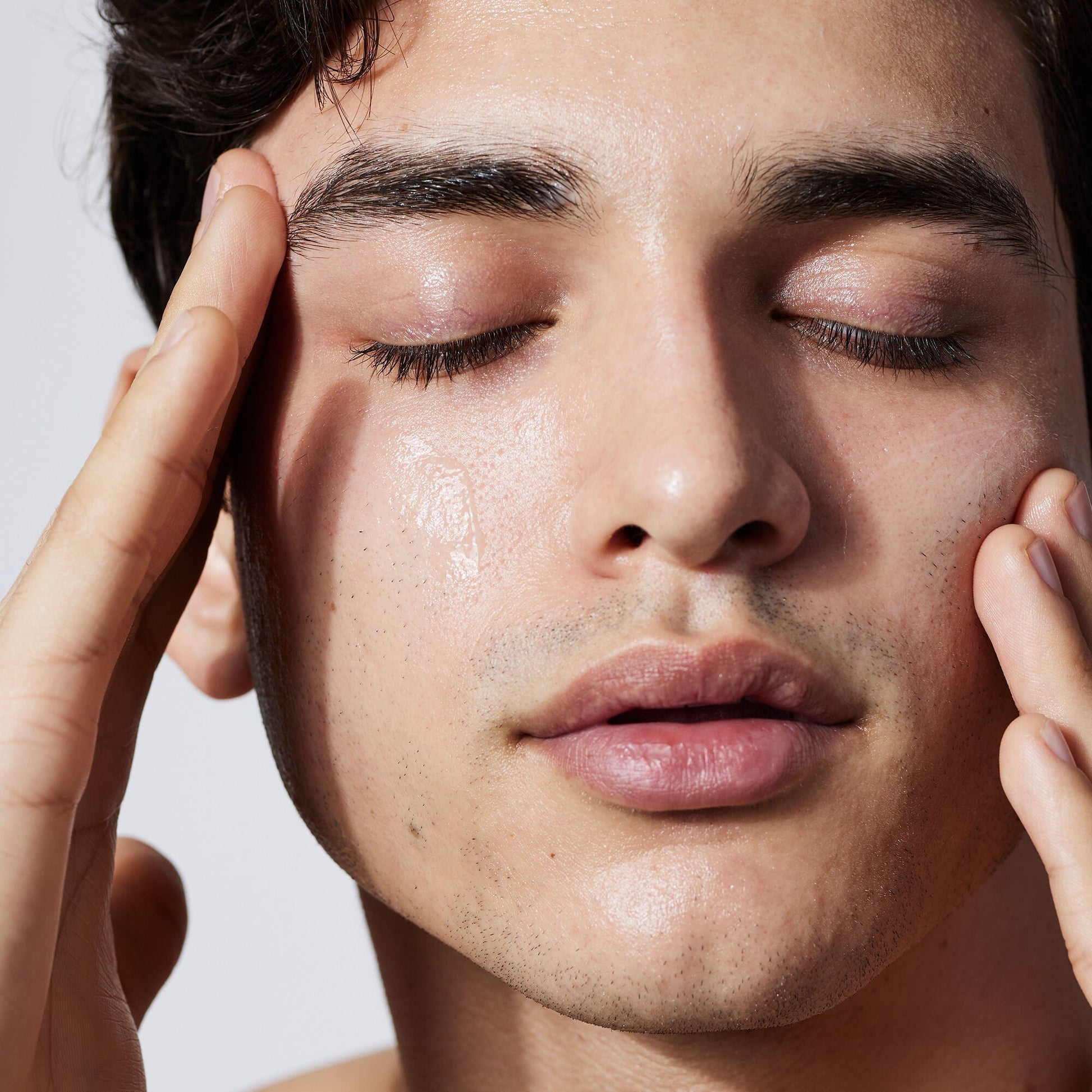 pure-skin-cleanser-d4 040822_Model_Pure-Cleanser_017_RT1-V1_V1_IGF.jpg