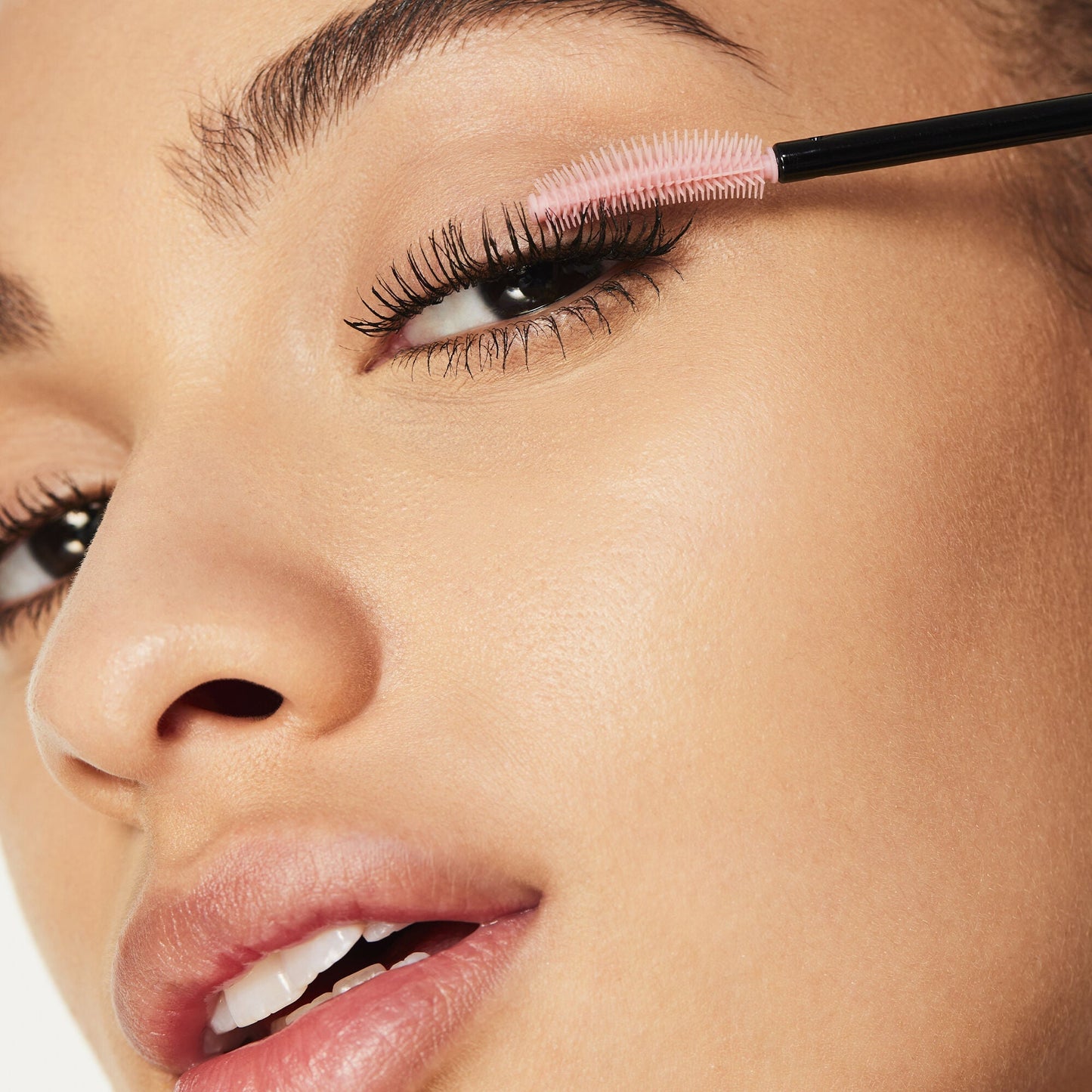lash-n-roll-mascara-o9 052322_Adriana_LashRoll-After-Black_069_IGF_V2.jpg