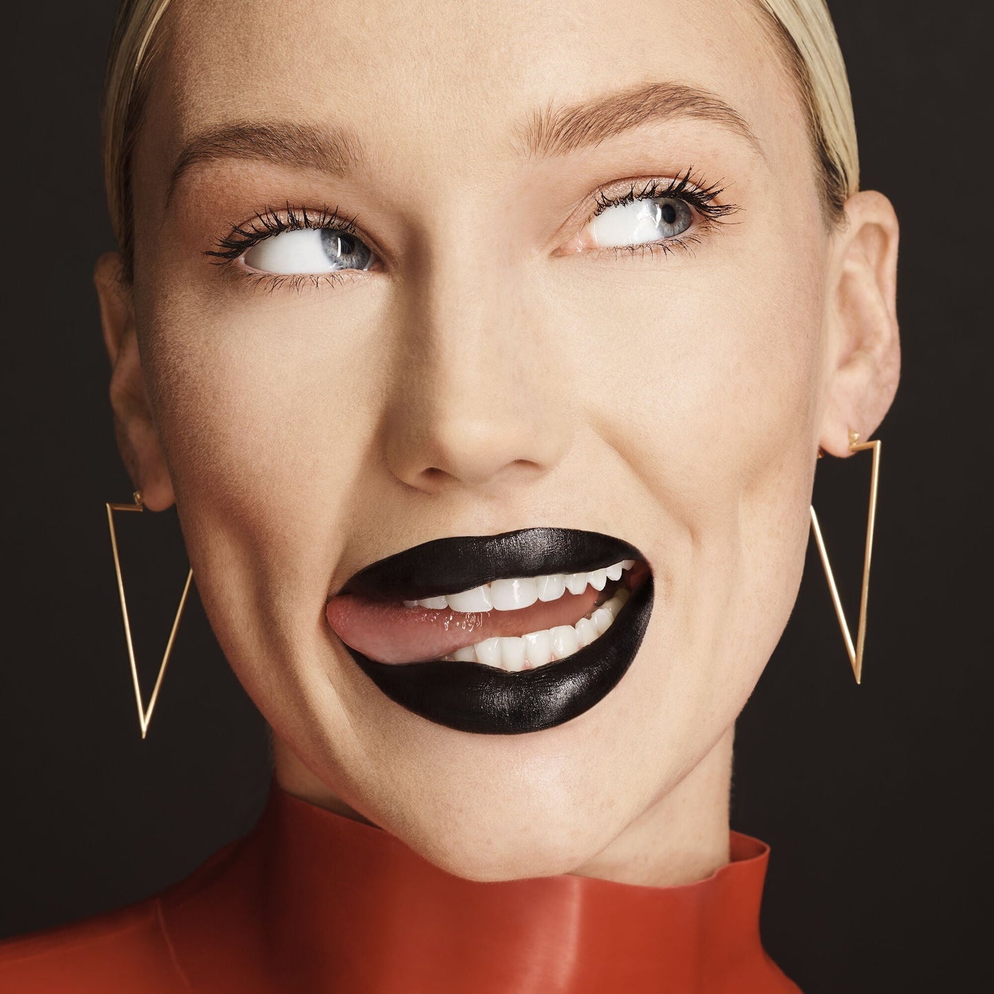 o-face-satin-lipstick-z9 071222_MD_Look4_0124_FINAL_RGB_IGF.jpg