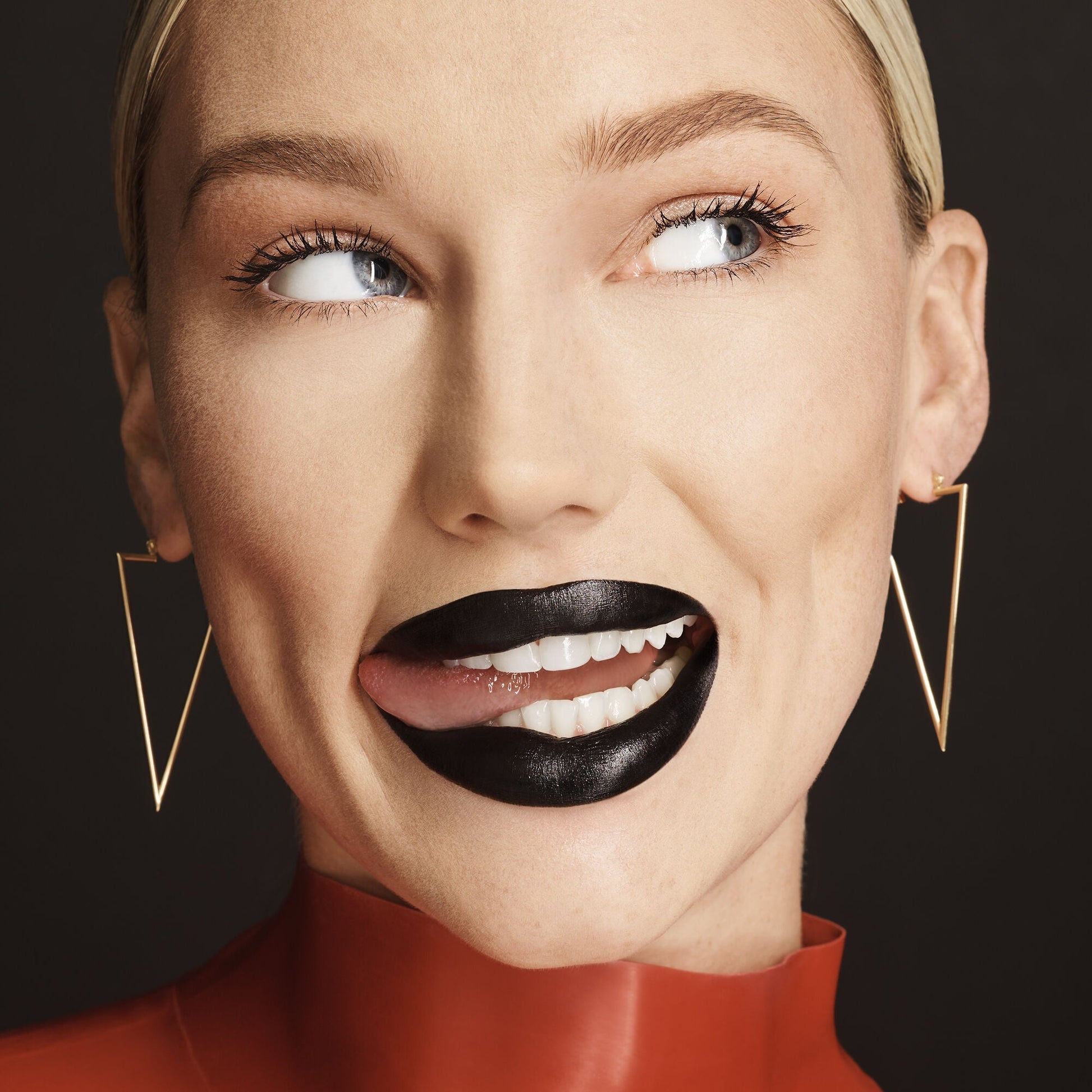 o-face-satin-lipstick-z9 071222_MD_Look4_0124_FINAL_RGB_IGF.jpg