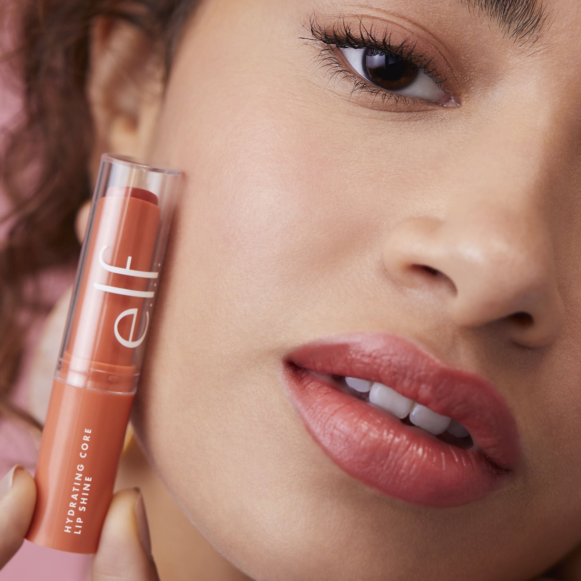 hydrating-core-lip-shine-i4 08112020_Alyssa_AmpItUp-0157_IGF_0dcd7b08-d8a1-41c3-a293-6fb7fa4ca7dd.jpg