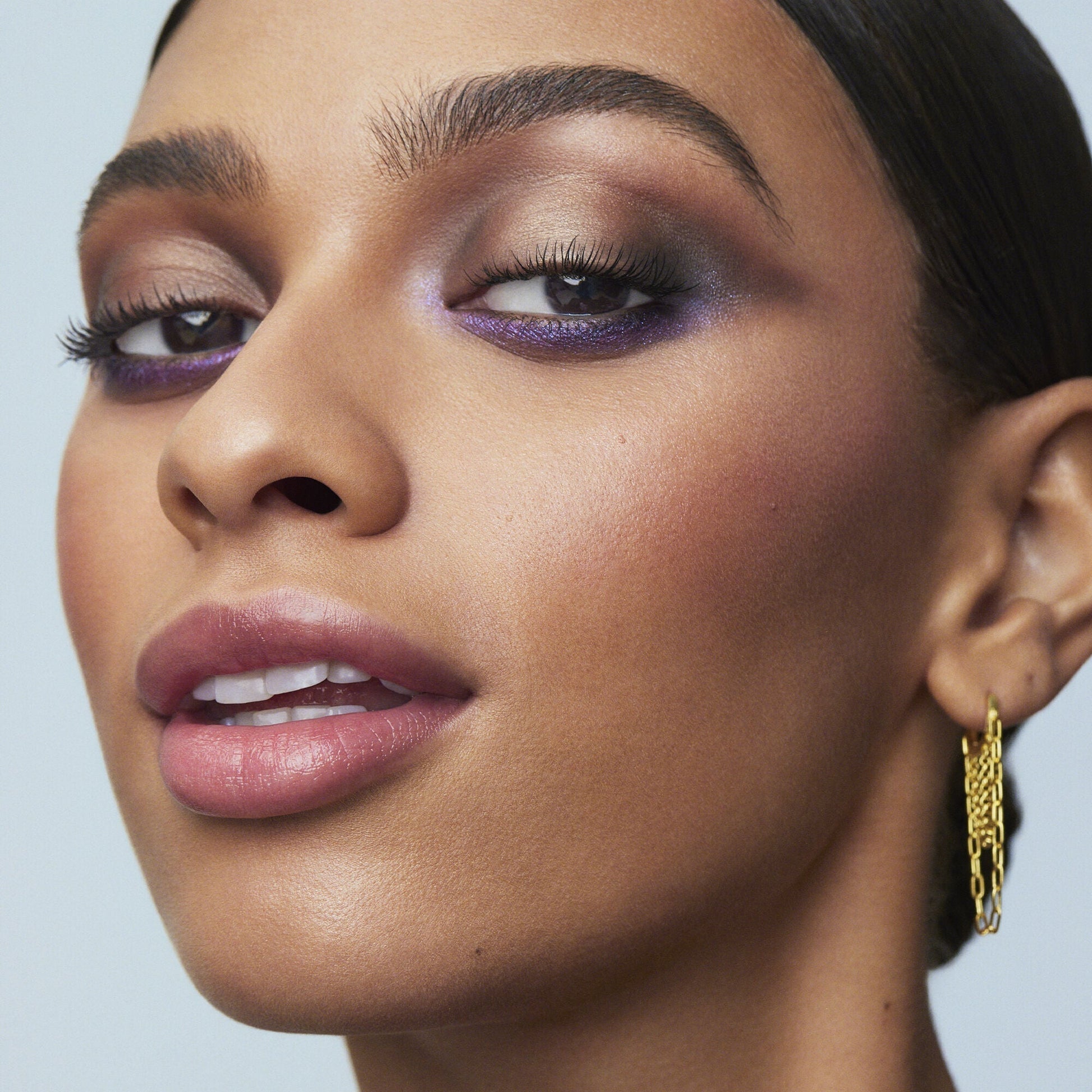 perfect-10-eyeshadow-palette-o8 110722_Adriana_10pcEyeshadow_2060_IGF.jpg
