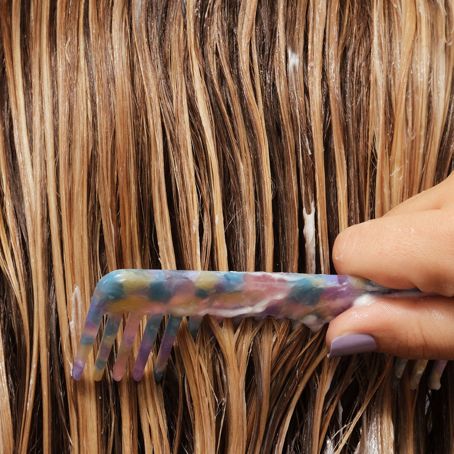 never-thirsty-moisturizing-conditioner-m1 111925_Anna_ThirstyConditioner-Product_1326_w3QC_IGF_1x1_6dab4b19-34a0-47bd-ae64-b0978b2f5084.jpg