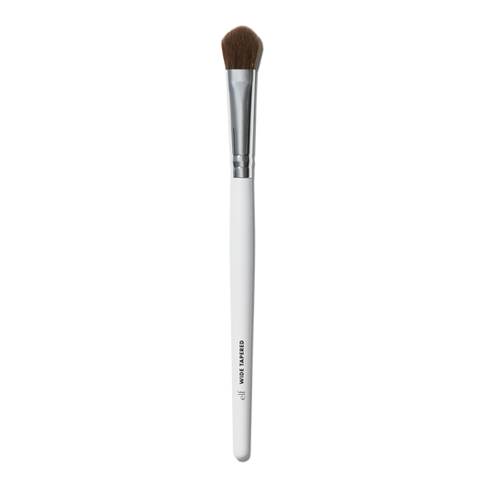 wide-tapered-eyeshadow-brush-q9 21994_OPENA_R.png