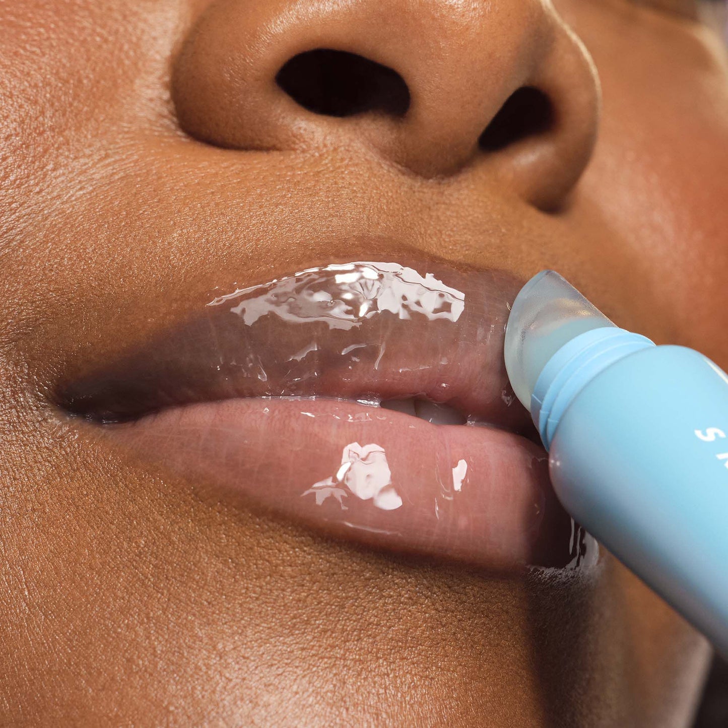 thirst-burst-lip-treatment-c2 57069_SKIN_Enga_Hibiscus_Macro_033_w3QC_RGB_2000x2000_fd68b6a3-ae05-431e-bbc0-31407d9fed44.jpg