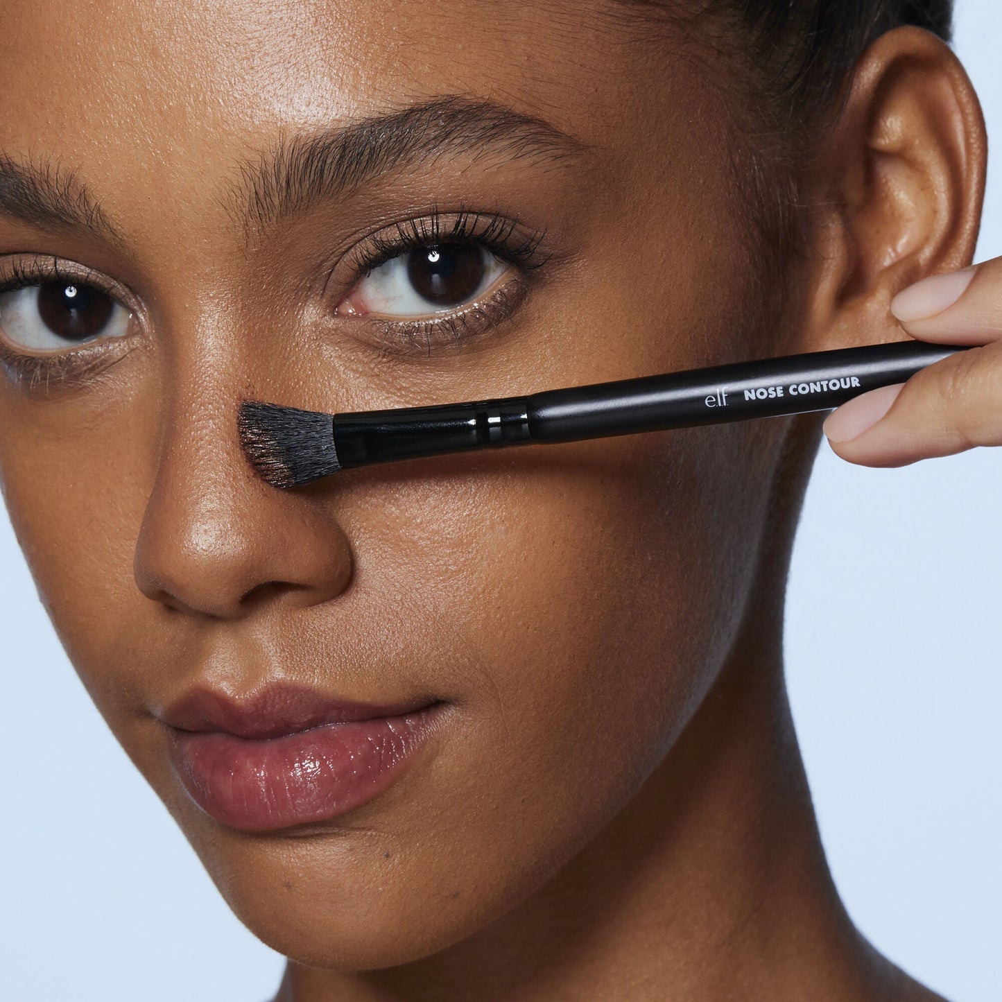 dual-ended-nose-contour-brush-x1 81283_Nose_Contour_Brush.jpg