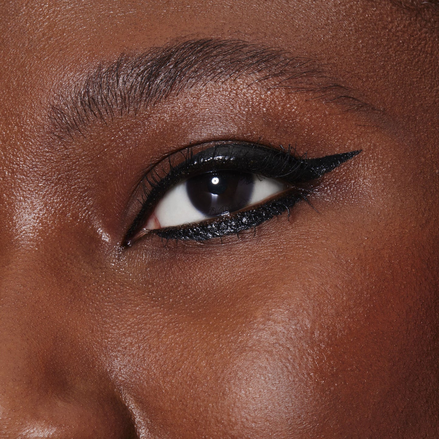 h2o-proof-inkwell-eyeliner-h4 82969_DJ_H20_PROOF_INKWELL_EYELINER_MACRO.jpg