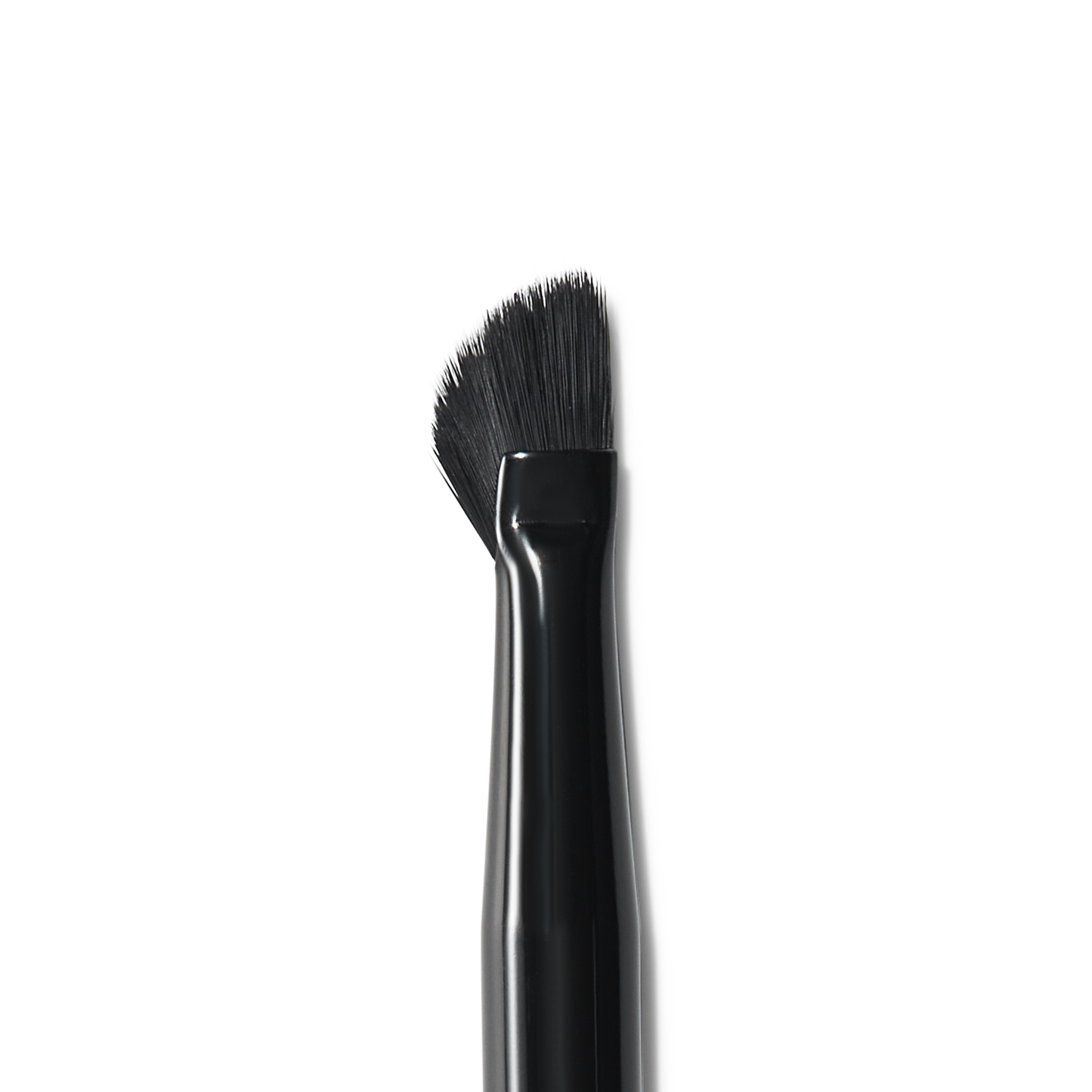 wing-it-liner-brush-o7 84091_MACRO_R.png