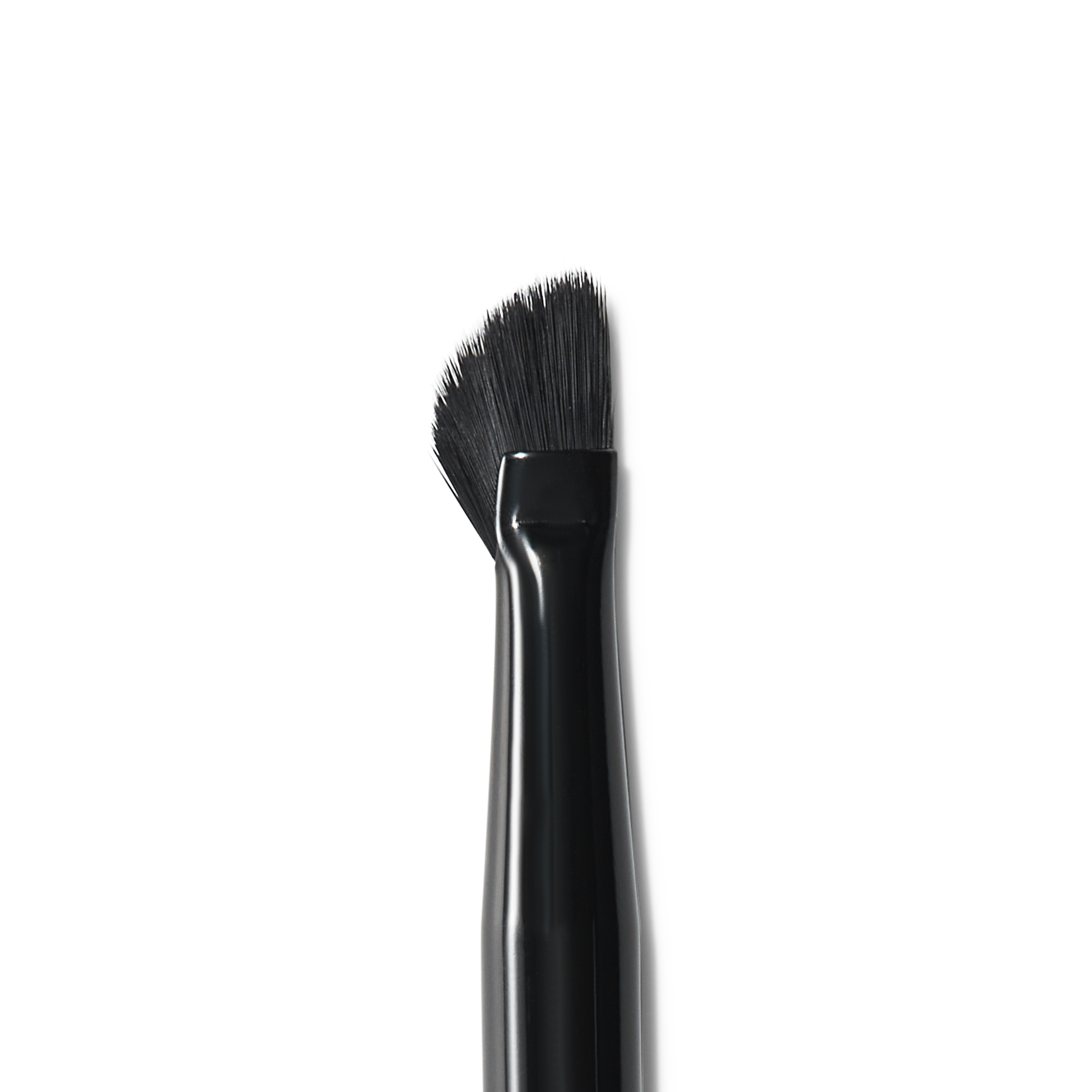 wing-it-liner-brush-o7 84091_MACRO_R.png