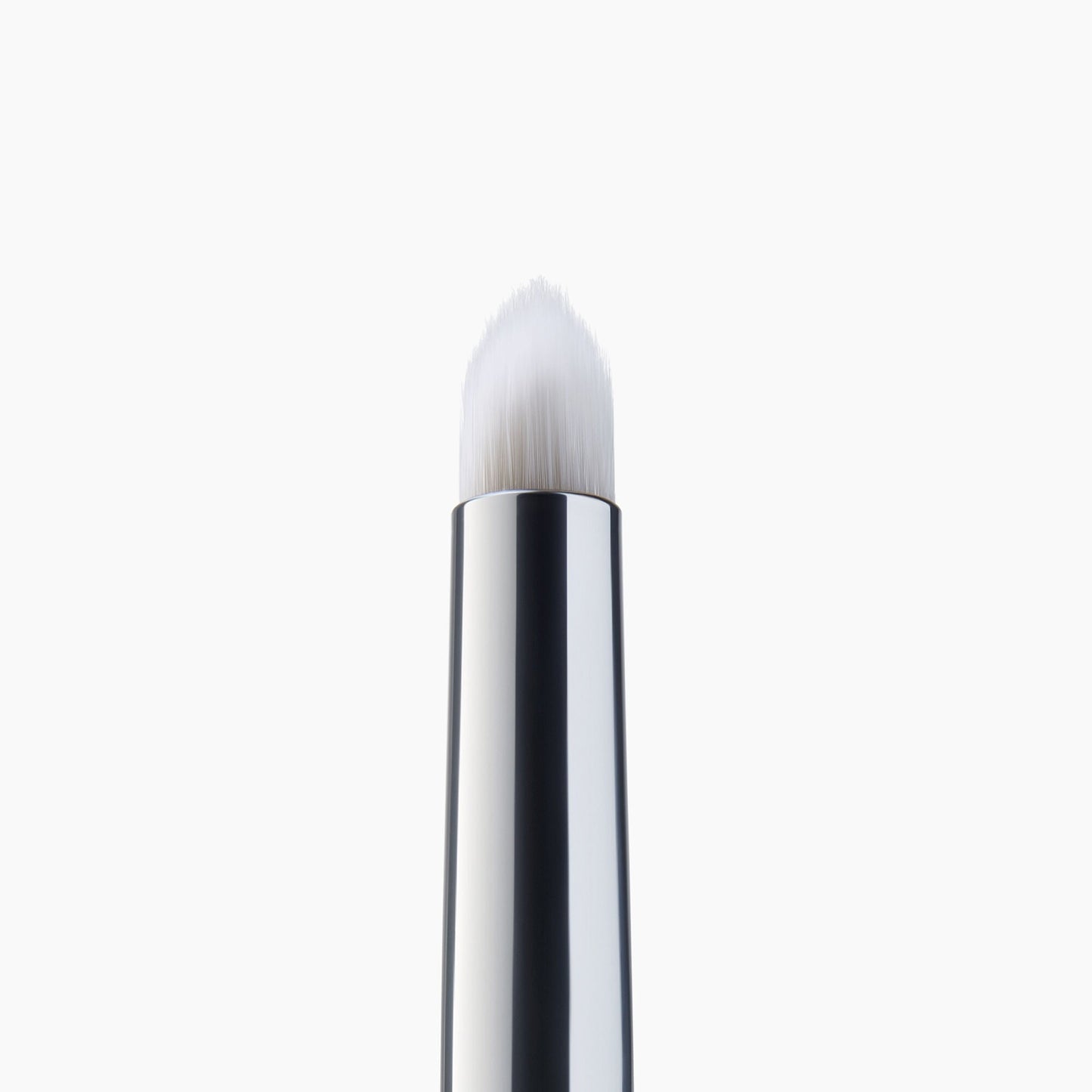 precision-smudge-brush-p1 85311_PrecisionSmudgeBrush_Macro_V2.jpg